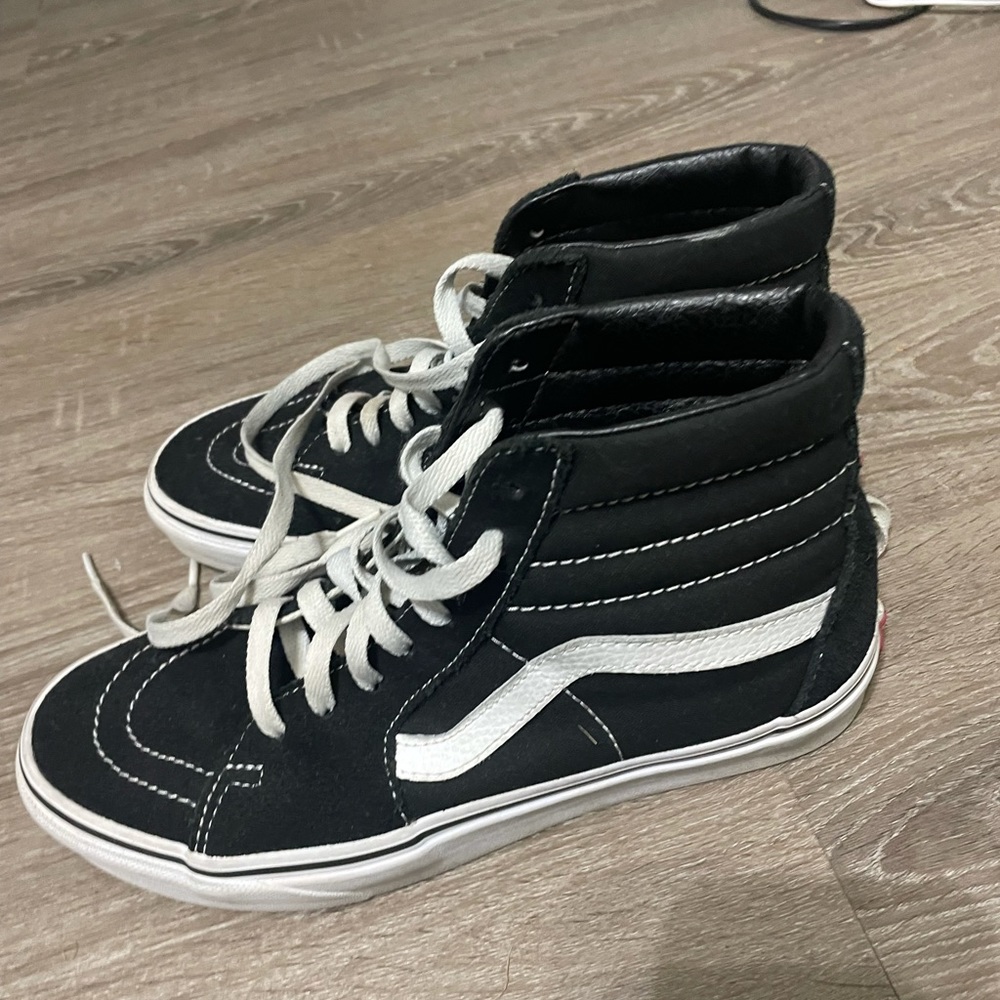 Women’s black vans